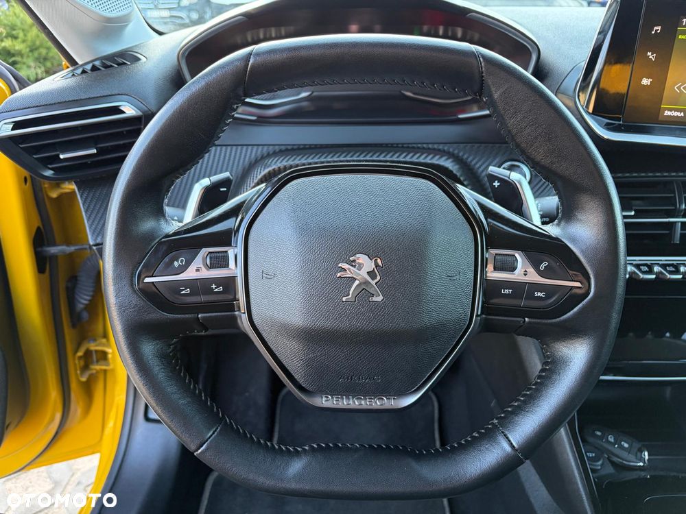 Peugeot 208 PureTech 100 EAT8 Allure - 22