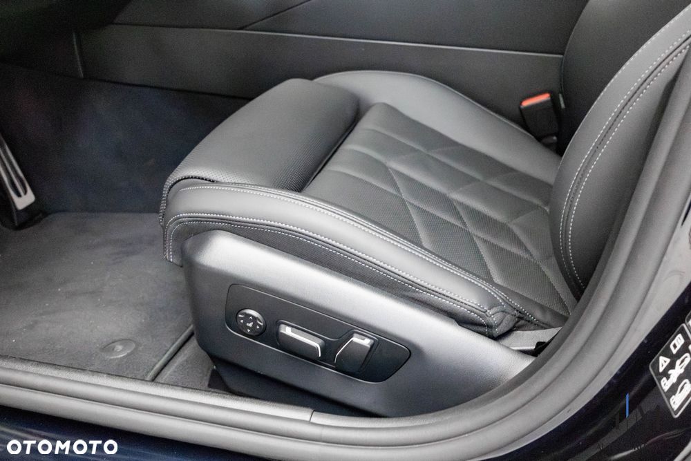 BMW Seria 5 520d xDrive - 24