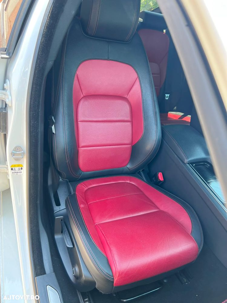 Jaguar XE 2.0 AWD R-Sport - 10