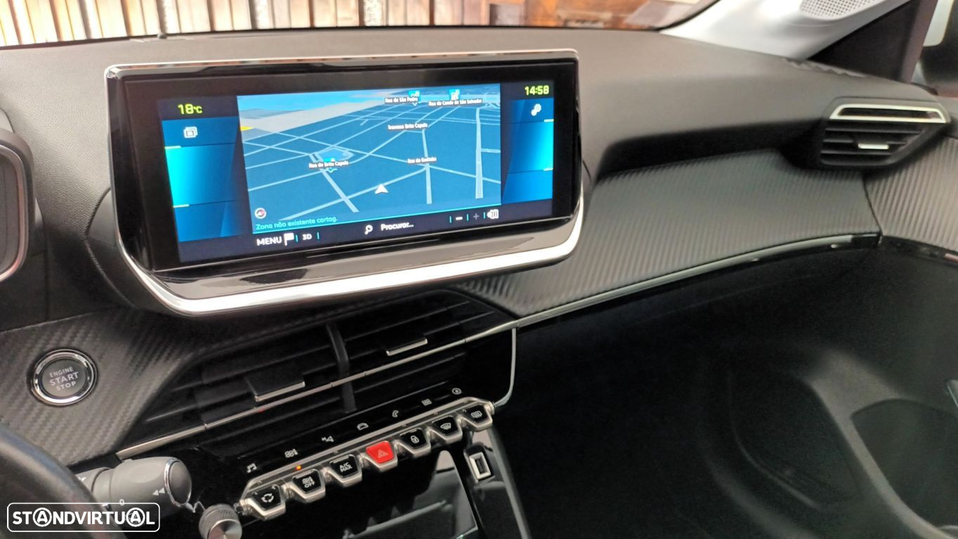 Peugeot e-208 Allure Pack - 37