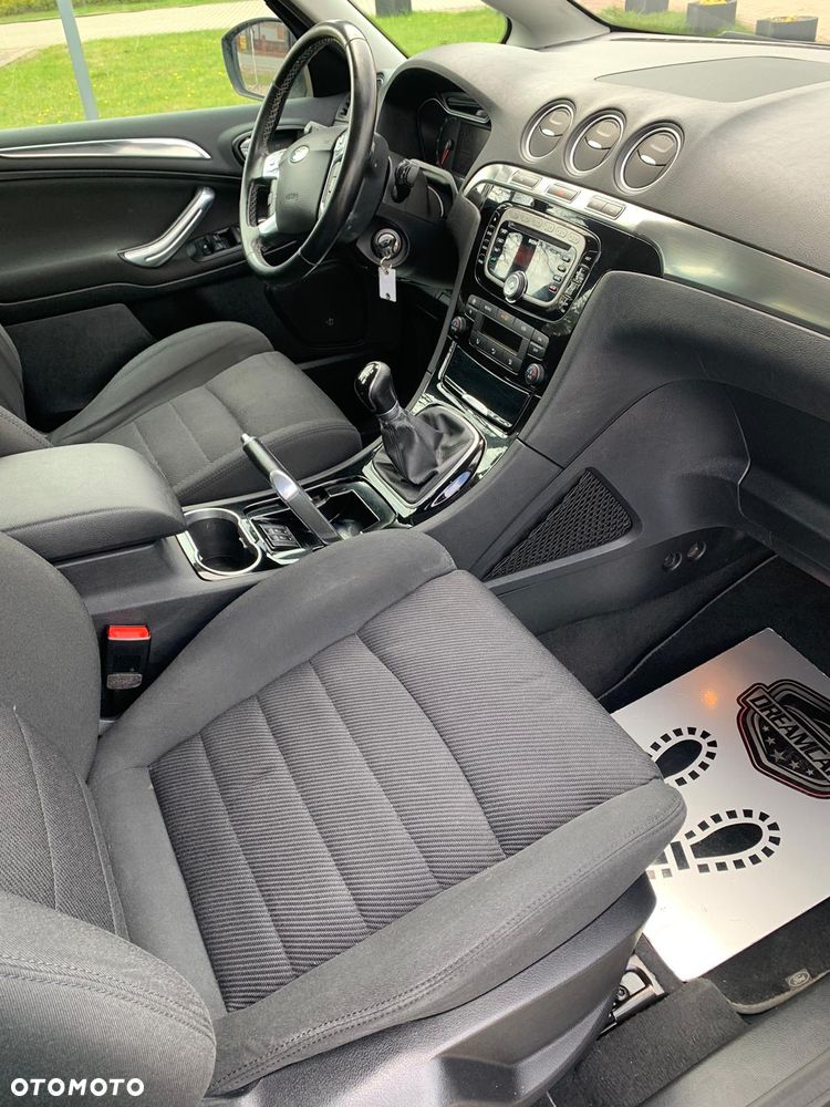 Ford S-Max - 16