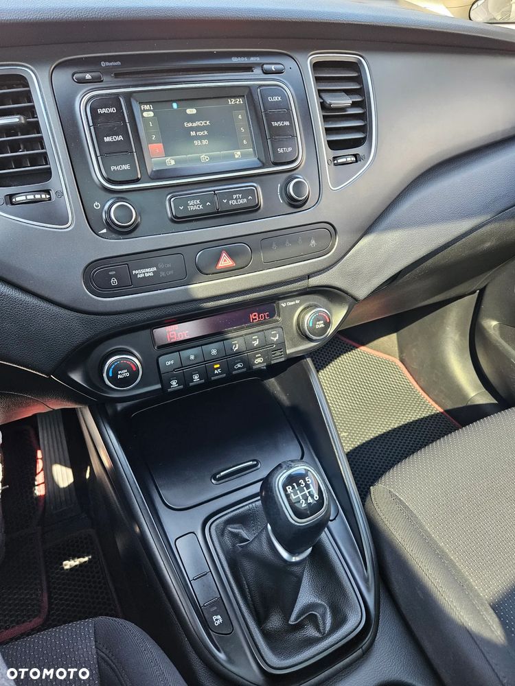 Kia Carens 1.7 CRDi M - 31
