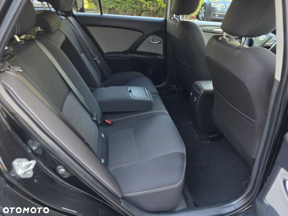Toyota Avensis - 23