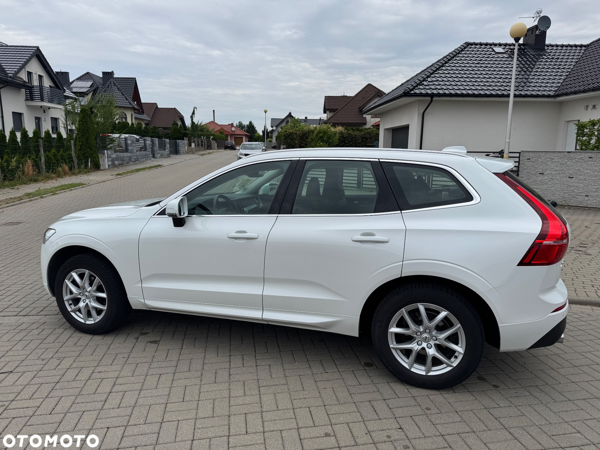Volvo XC 60 B4 D Geartronic Momentum Pro - 20