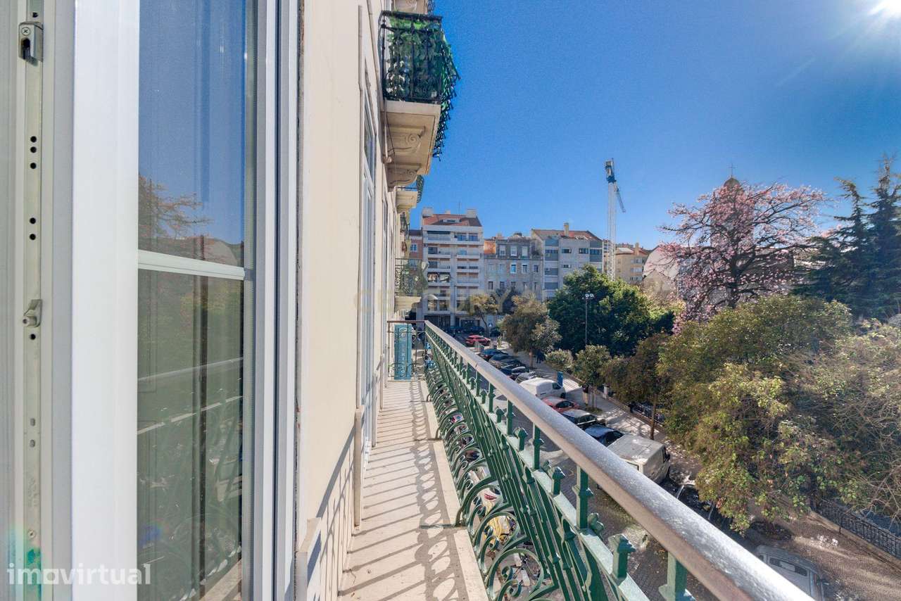 Arrendamento de apartamento T3+1 totalmente remodelado na Av. Almirant - Grande imagem: 5/30