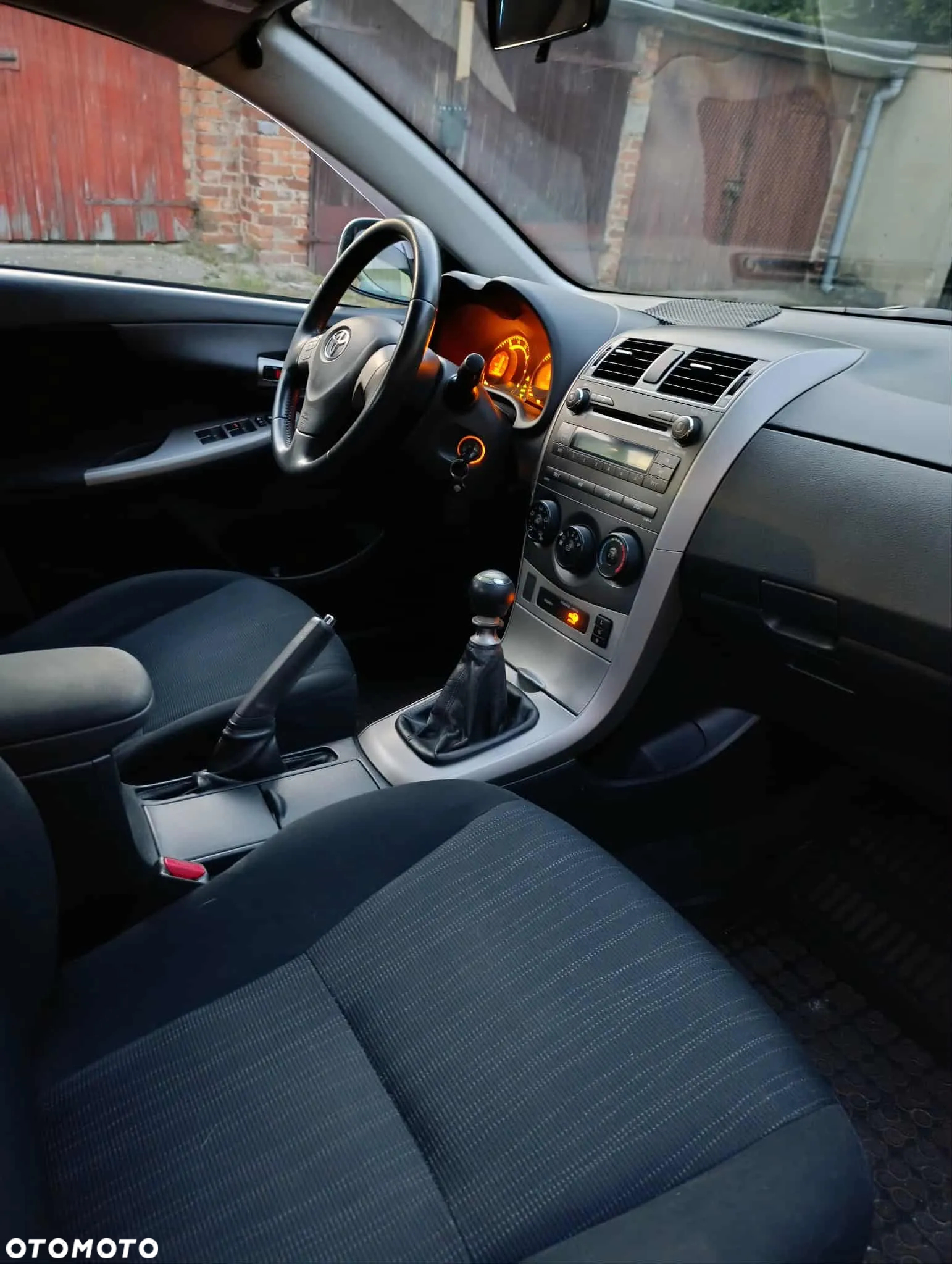 Toyota Corolla - 13