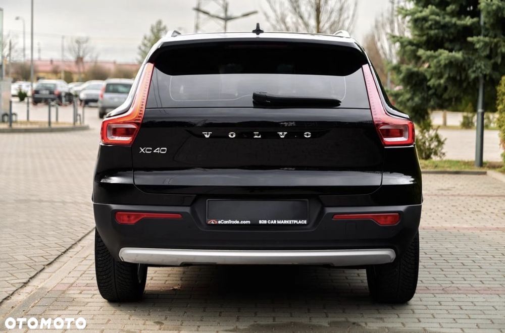 Volvo XC 40 T3 Momentum Pro - 22