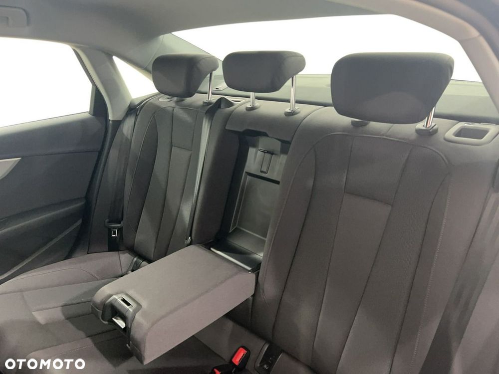 Audi A4 Limousine 35 TDI mHEV Advanced S tronic - 12