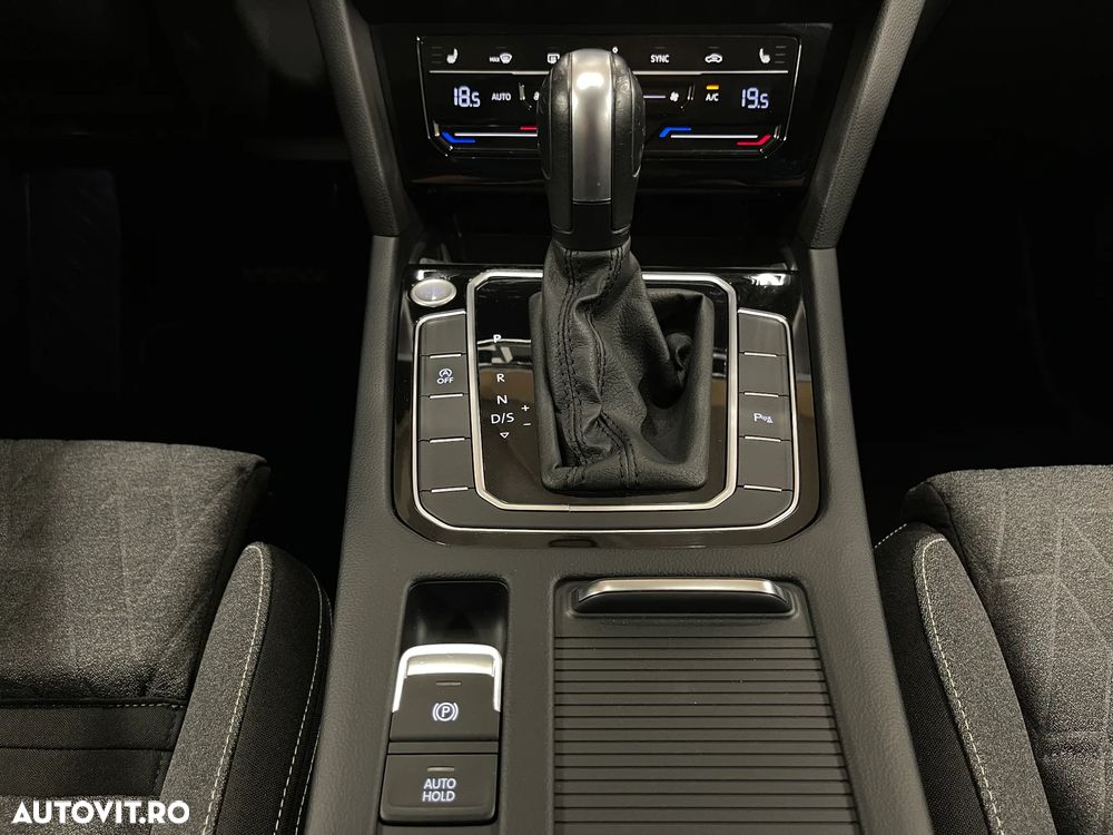 VOLKSWAGEN Passat 2022 — imagine 21