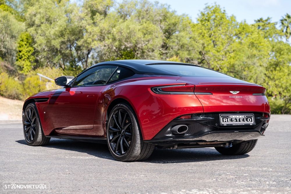 Aston Martin DB11 Coupé V12 AMR - 2