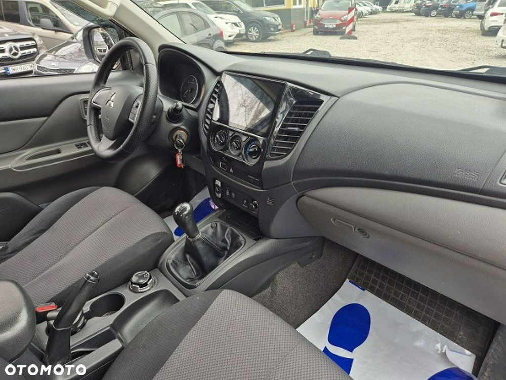 Mitsubishi L200 - 15