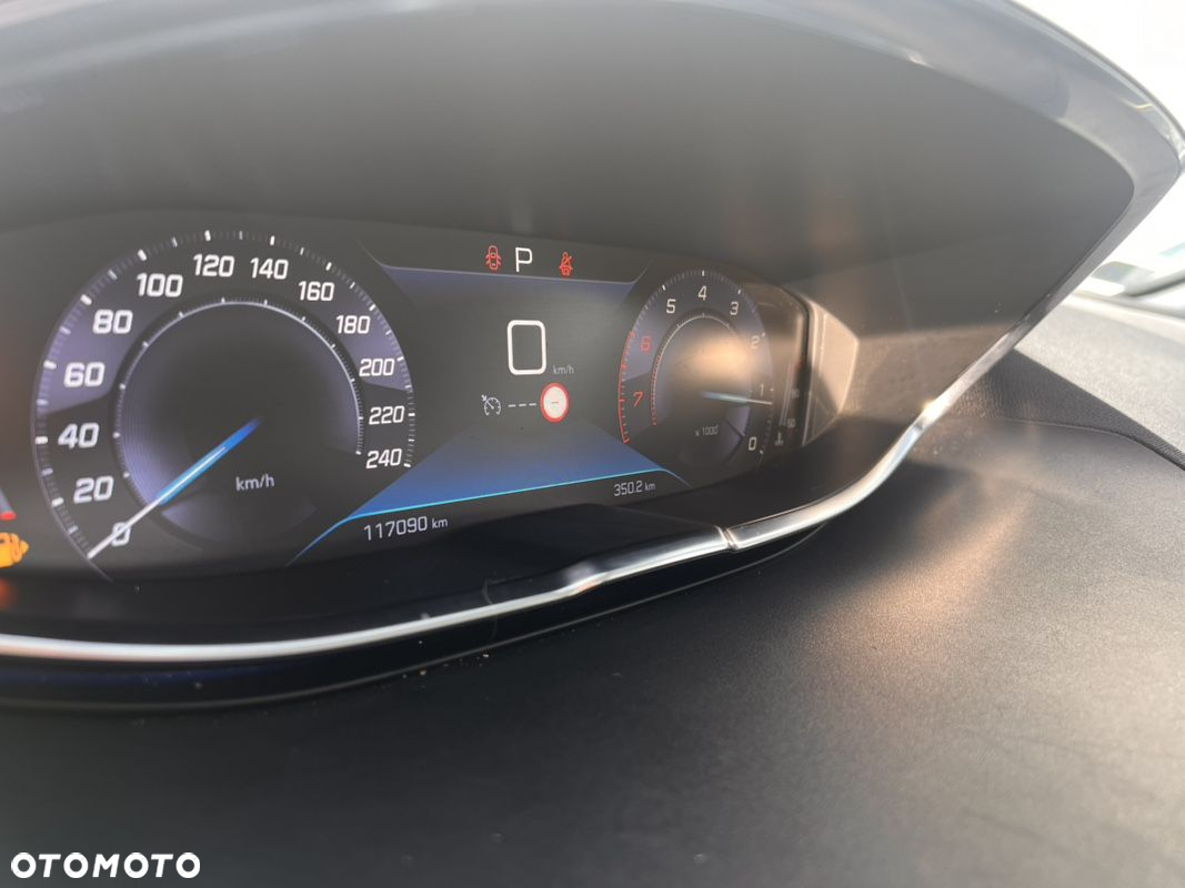 Peugeot 3008 1.2 PureTech Active S&S EAT8 - 14