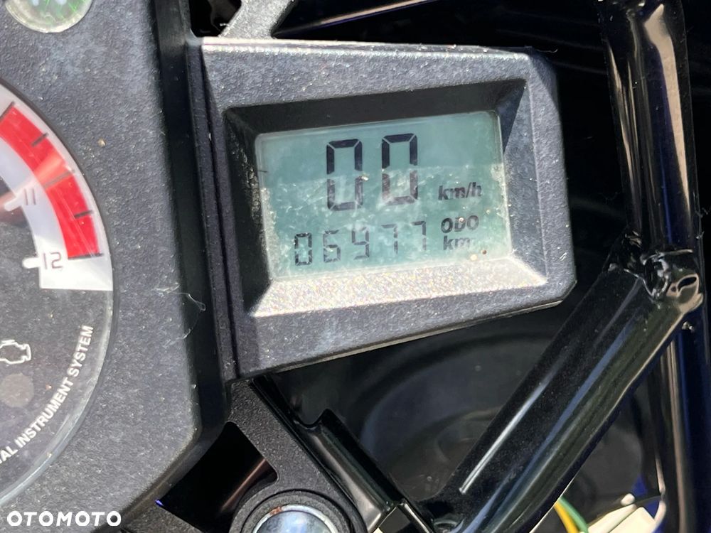 Yamaha TZR - 9