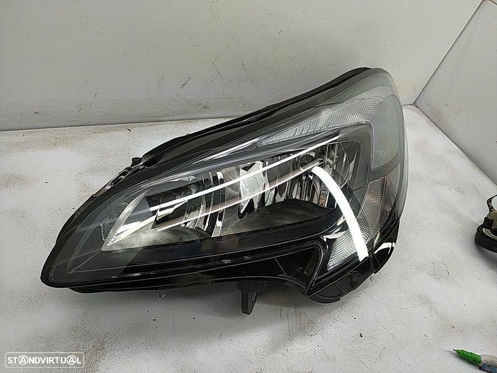 Farol Esquerdo Opel Corsa E Van (X15) - 2