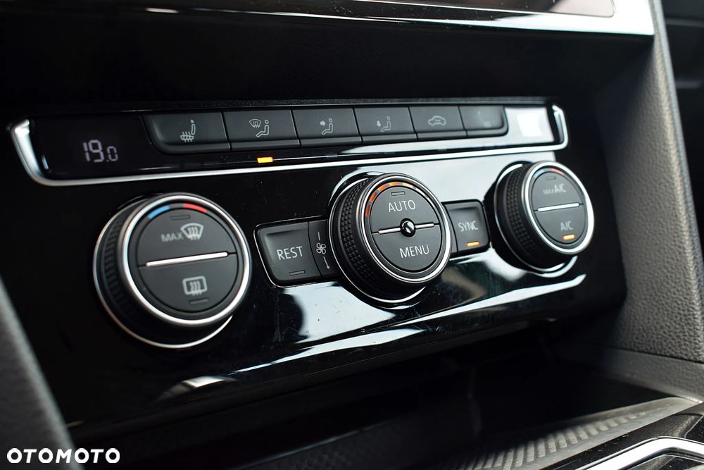 Volkswagen Passat Alltrack - 18