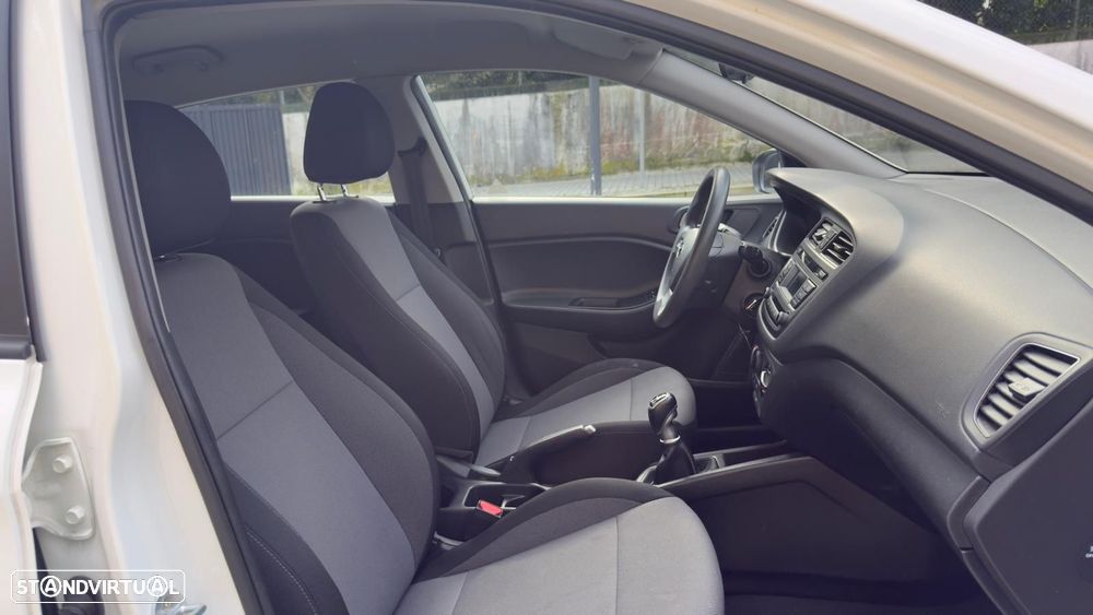 Hyundai i20 1.1 CRDi Comfort - 8