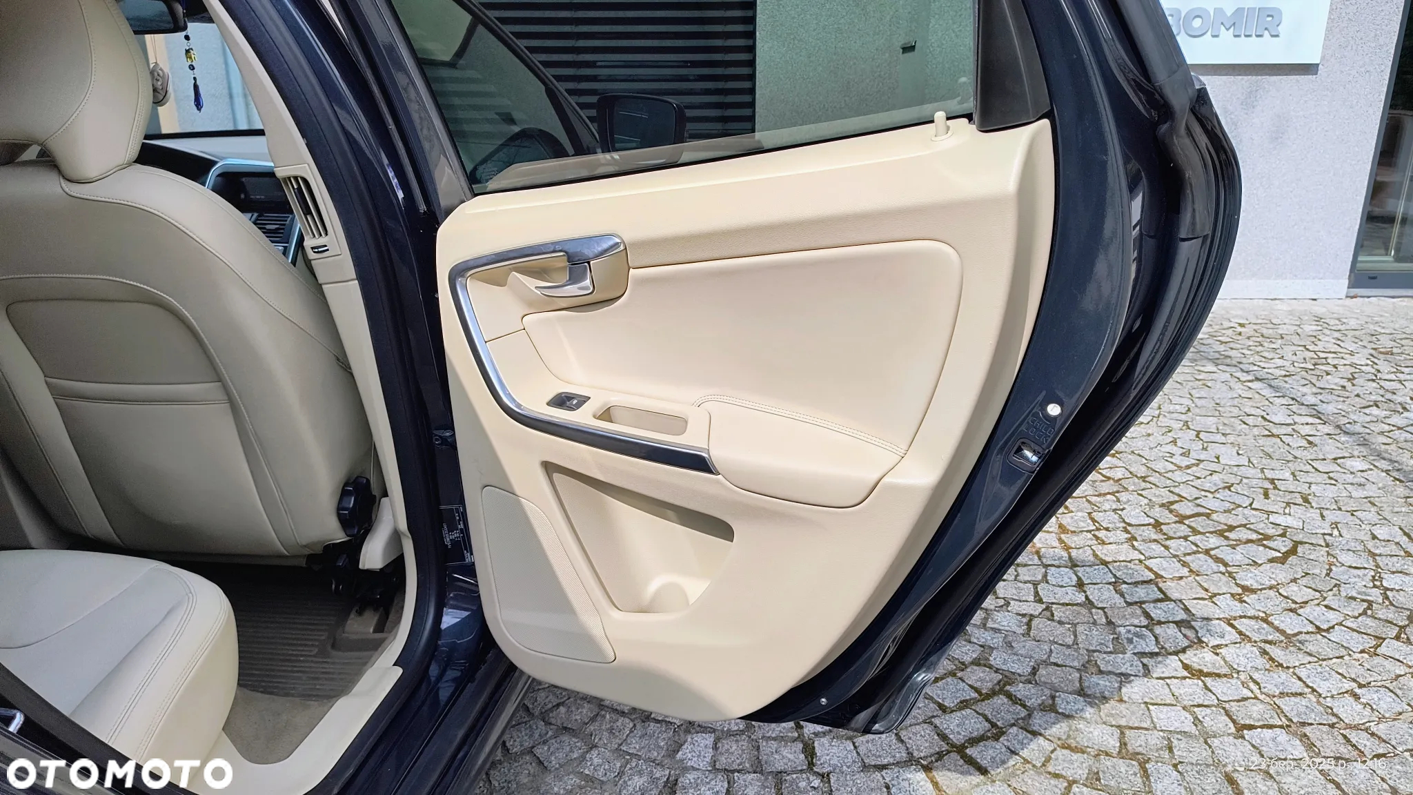 Volvo XC 60 D4 Geartronic Momentum - 13