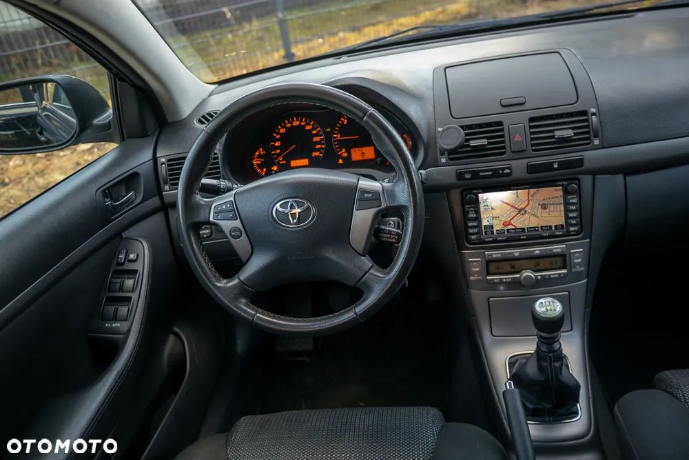 Toyota Avensis 2.2 D-4D Prestige - 32
