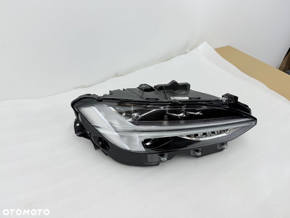 Lampa przednia prawa VOLVO V90 S90 FULL LED - 2