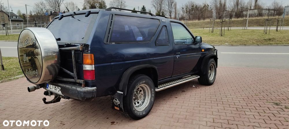 Nissan Terrano 2.4 - 4