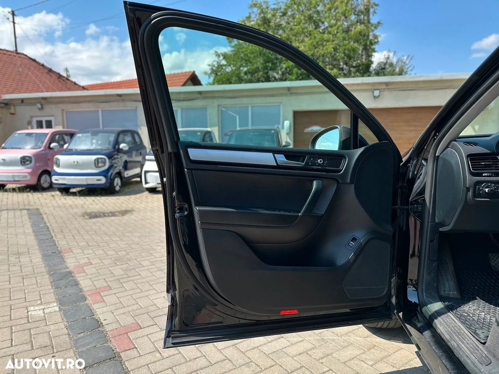 Volkswagen Touareg 3.0 V6 TDI BMT - 37
