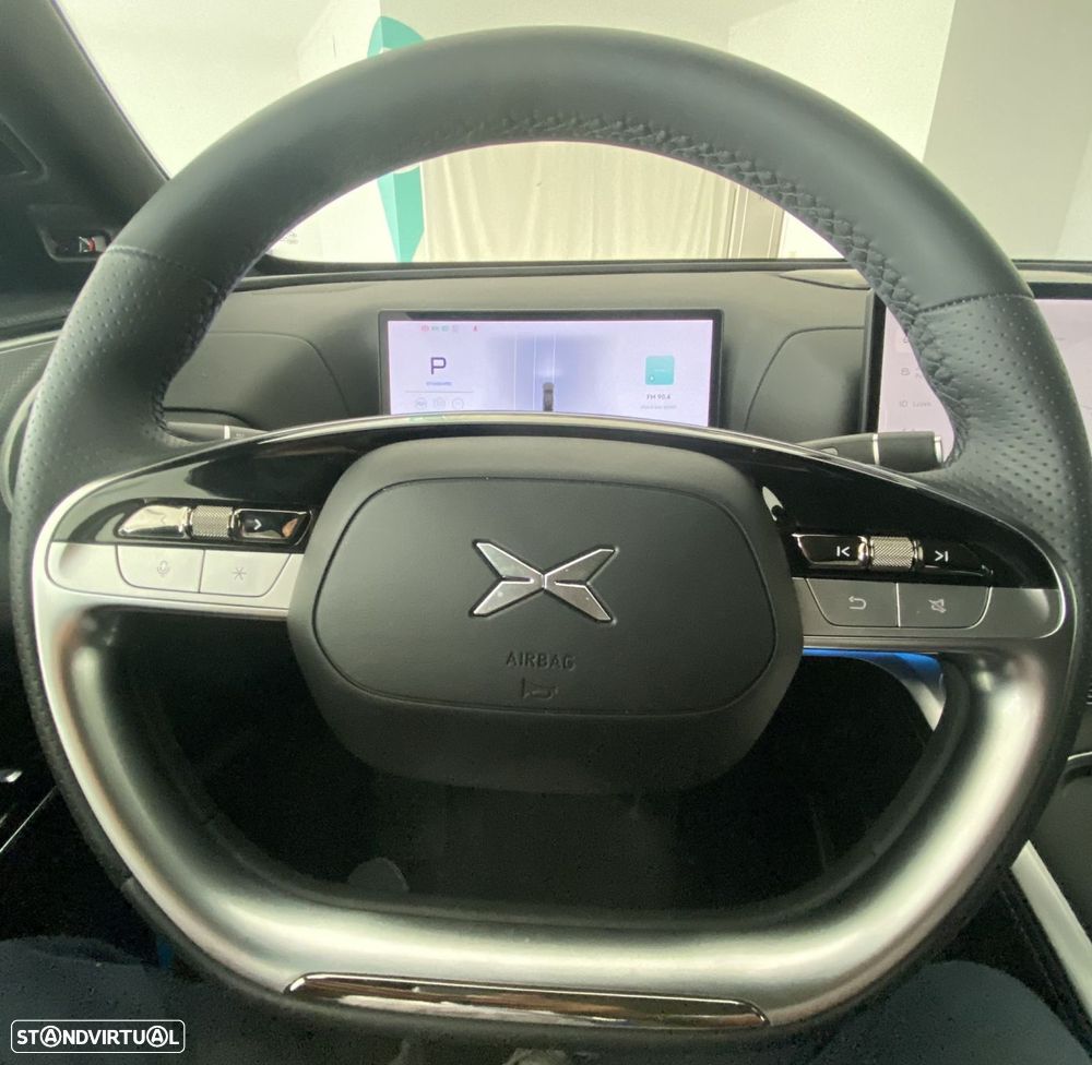 Xpeng G9 - 11