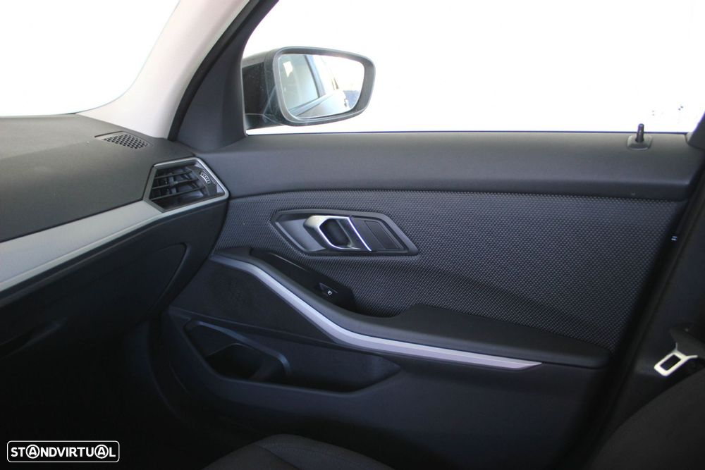 BMW 330 e Corporate Edition Auto - 46