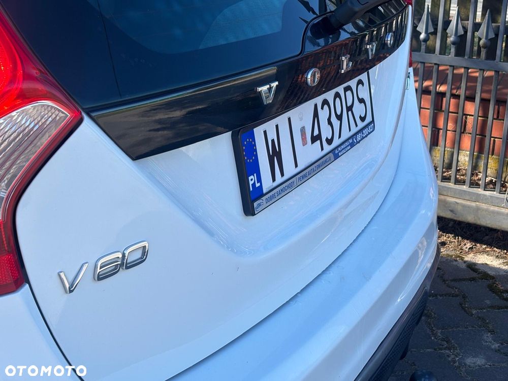 Volvo V60 D3 R-Design - 9