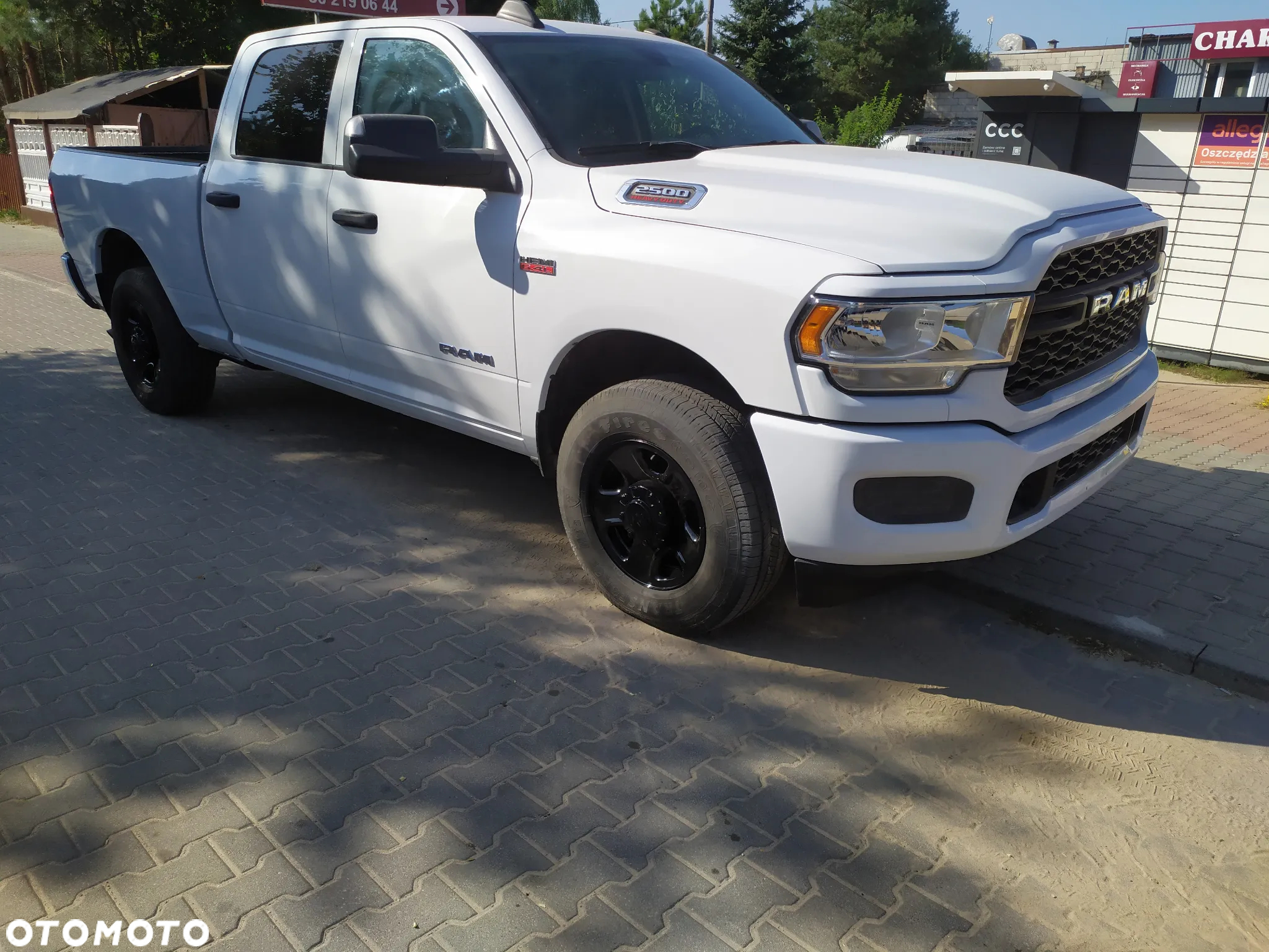 Dodge RAM - 8