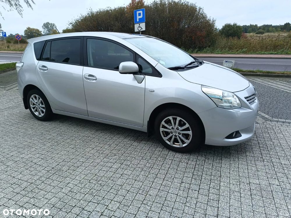 Toyota Verso 1.8 Premium 7os - 6