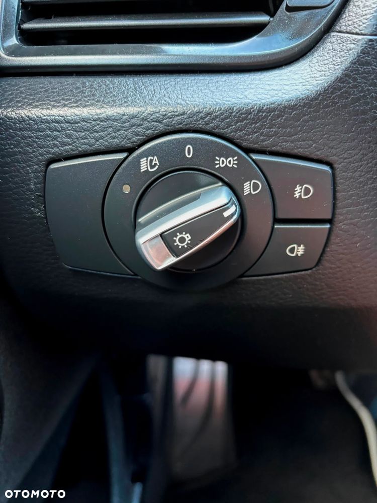BMW X1 xDrive18d Sport Line - 20