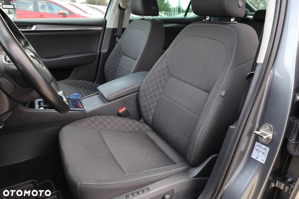 Skoda Superb 2.0 TDI SCR Active DSG - 33