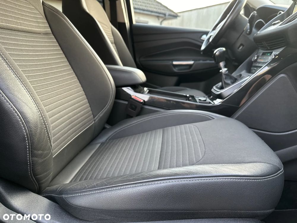 Ford Kuga 2.0 TDCi FWD Titanium - 14