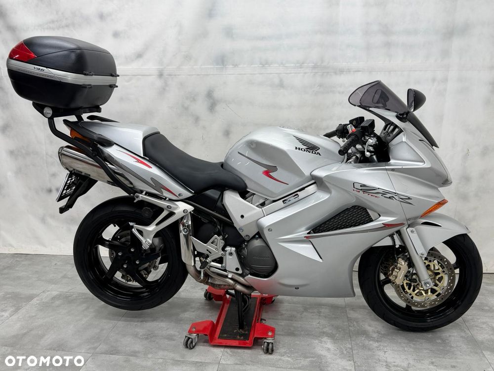 Honda VFR - 10