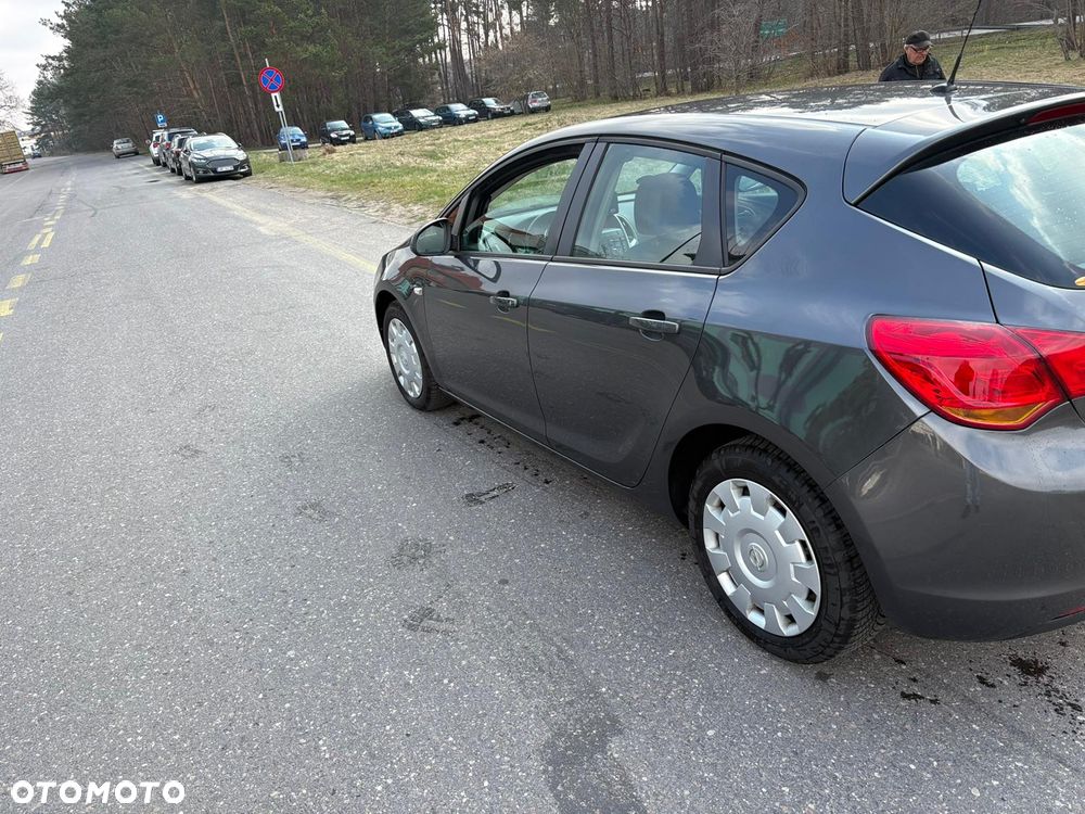 Opel Astra 1.6 Design Edition - 8