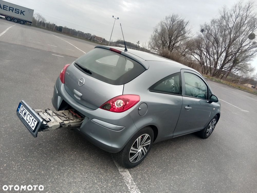 Opel Corsa 1.4 16V Color Edition - 3