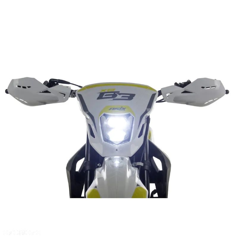 ASIX XB-83