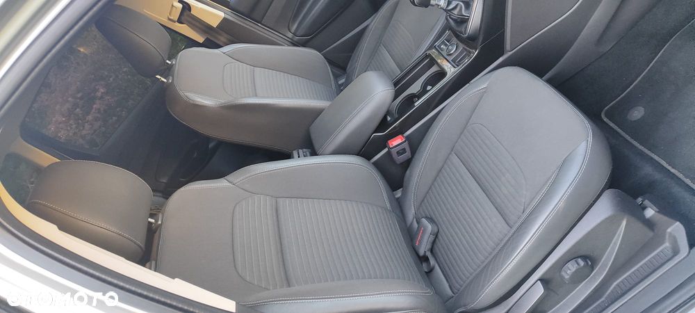 Ford Kuga - 19