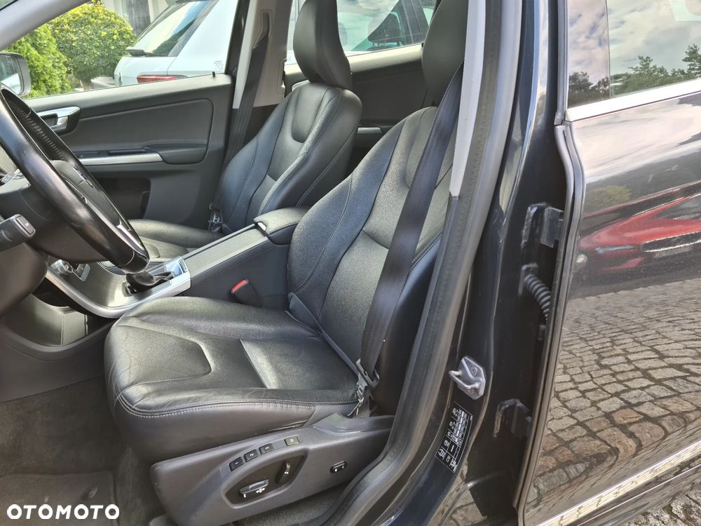 Volvo XC 60 D3 Momentum - 25