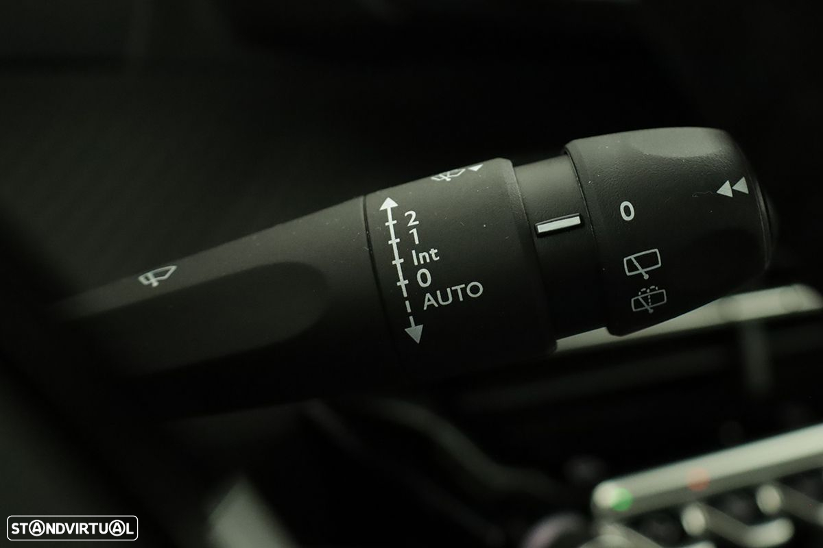 Peugeot 2008 1.2 PureTech Allure - 20
