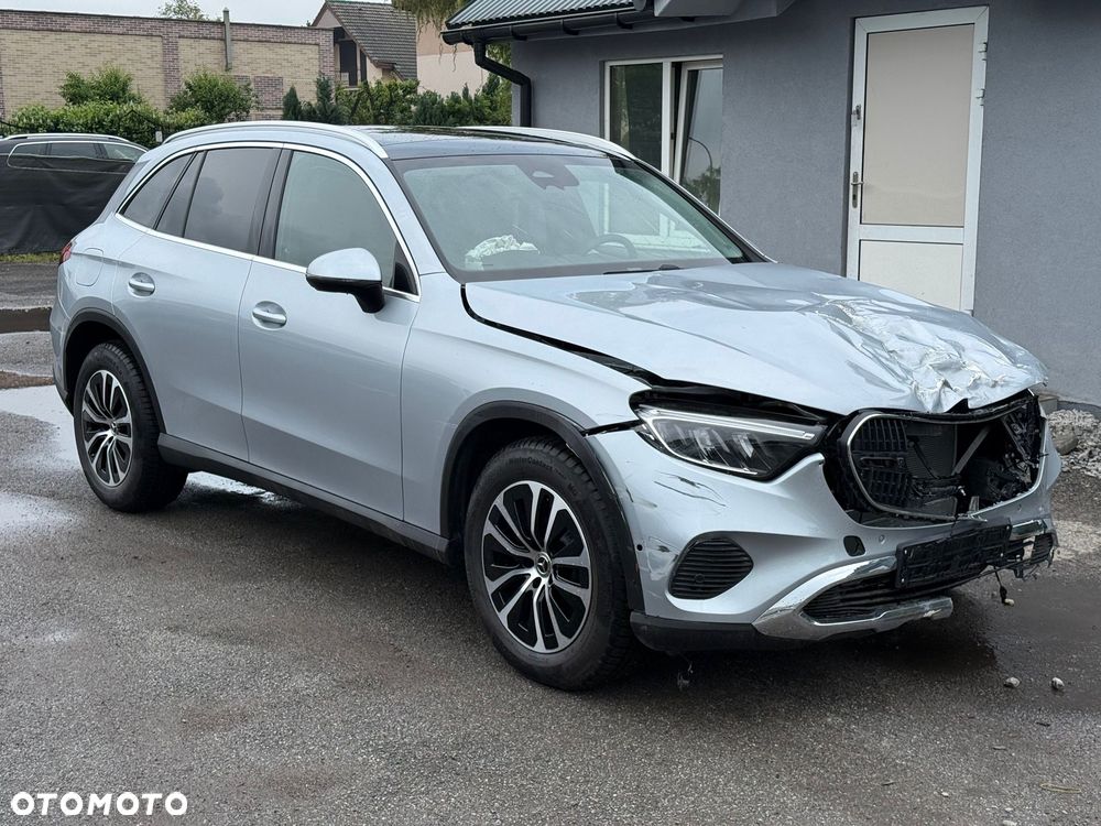 Mercedes-Benz GLC - 12