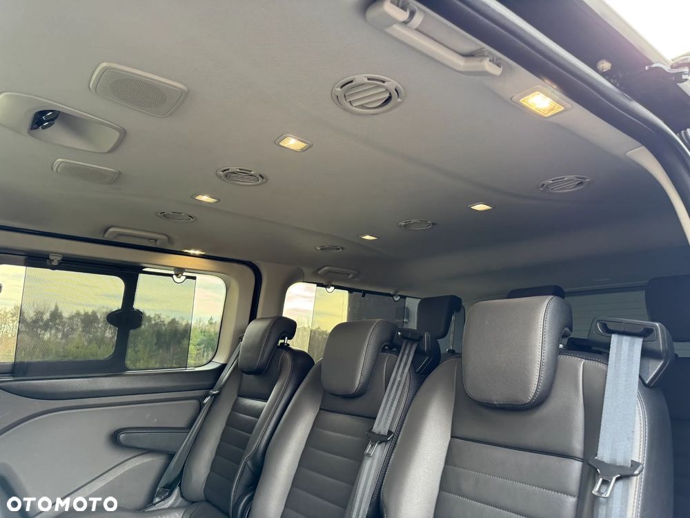 Ford Tourneo Custom - 13