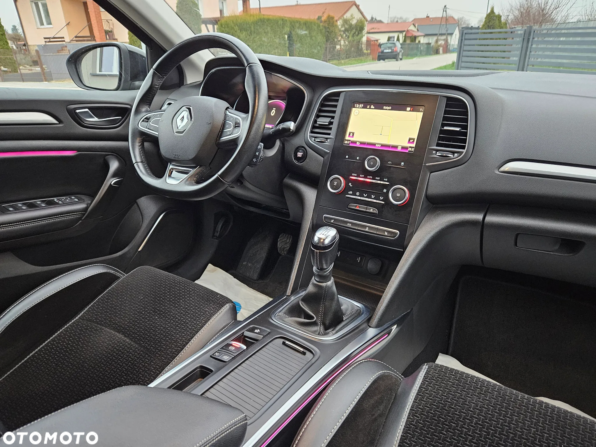 Renault Megane Grandtour ENERGY TCe 130 INTENS - 30