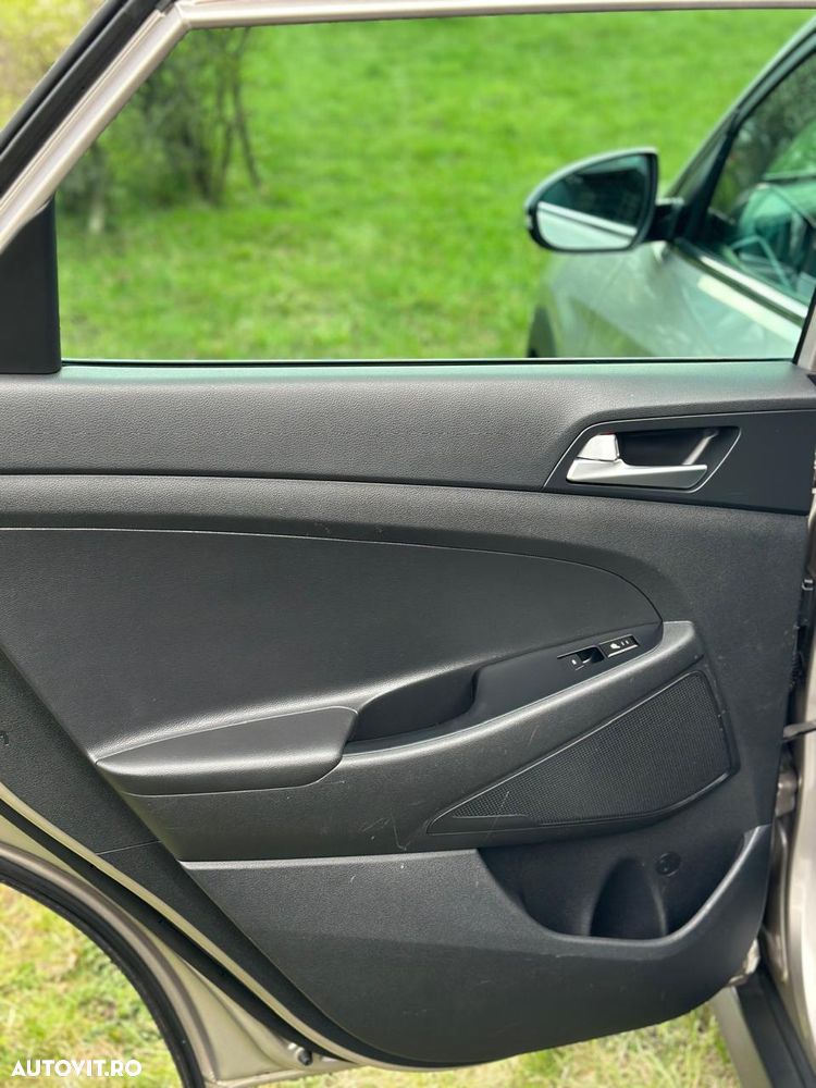 Hyundai Tucson 2.0 CRDI 4WD Automatik Style - 25