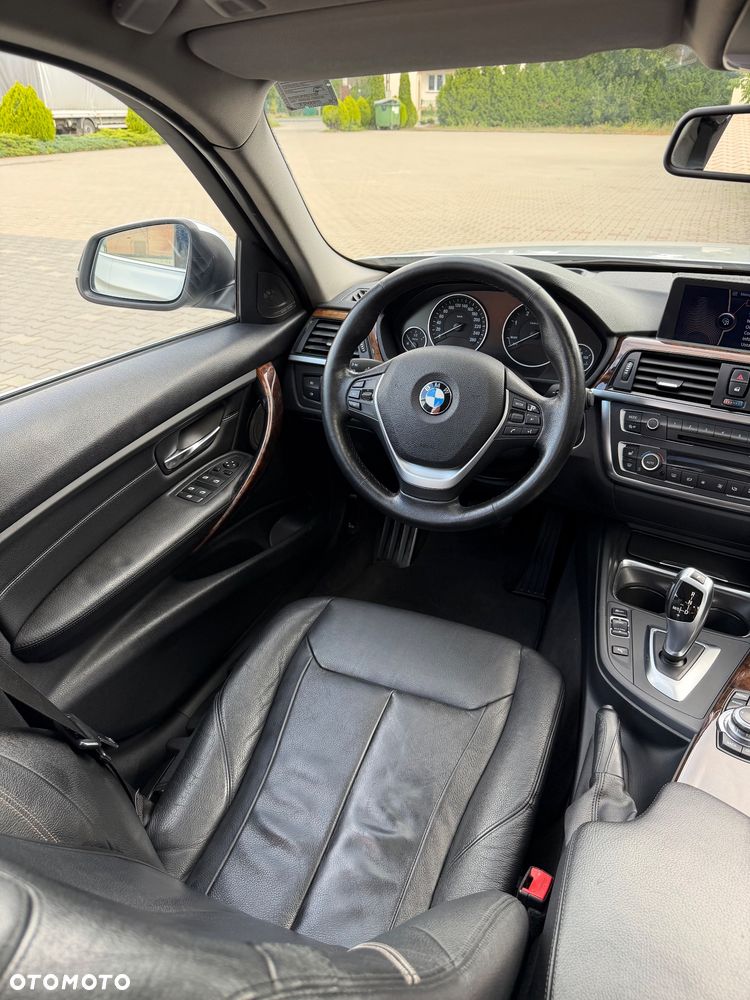 BMW Seria 3 320d Blue Performance Luxury Line - 24
