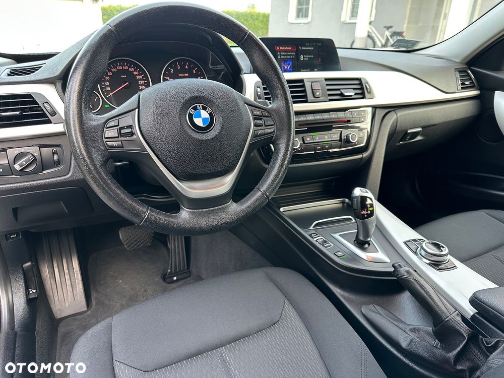 BMW Seria 3 318i Advantage - 16