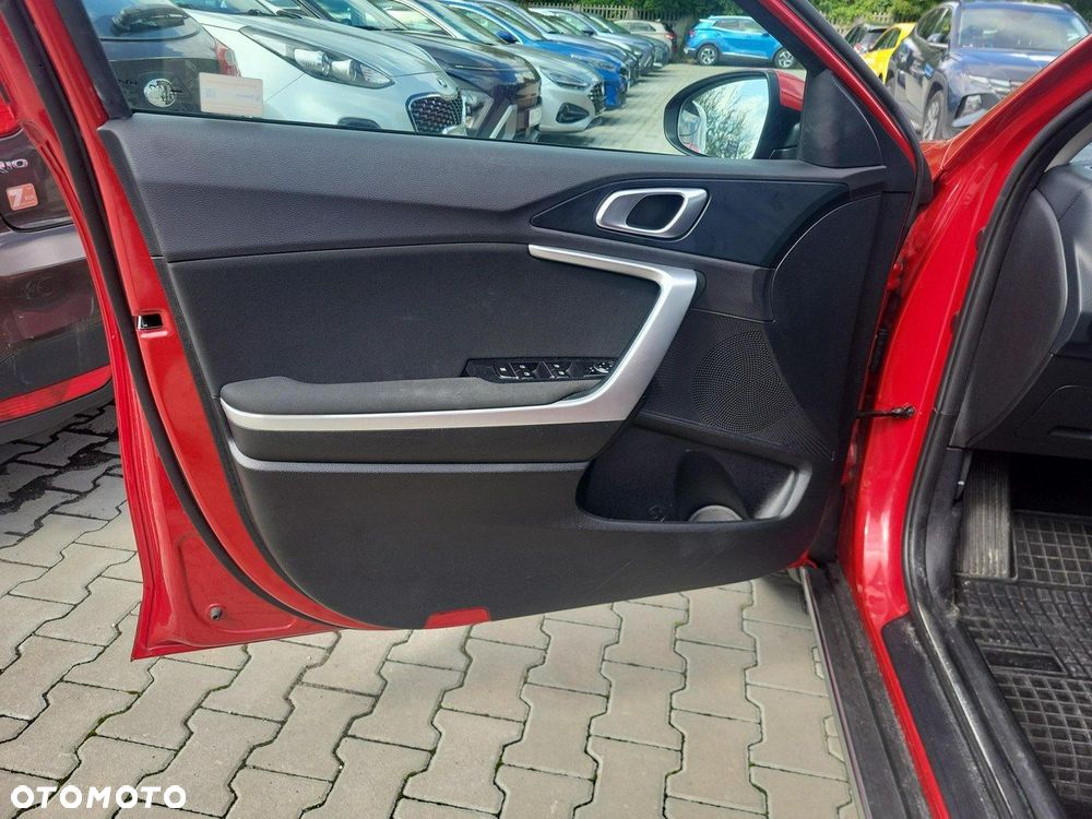 Kia XCeed - 10