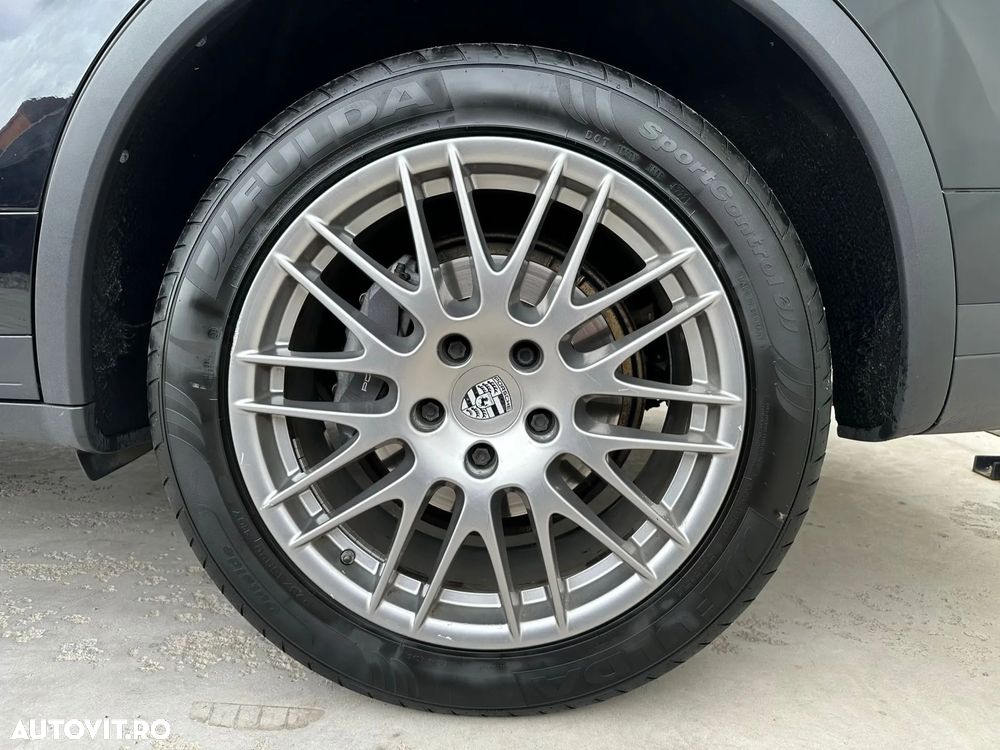 Porsche Cayenne 3.0 L - 33