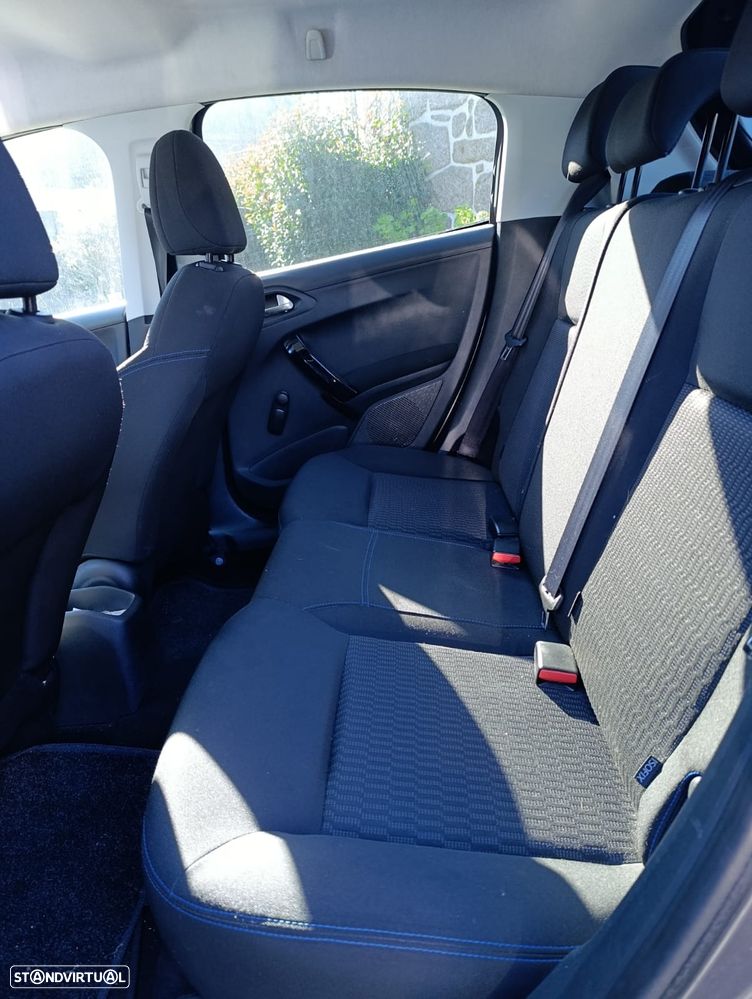 Peugeot 208 1.6 BlueHDi Style - 6