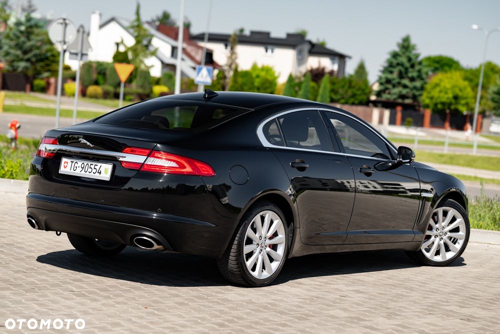 Jaguar XF 2.0 T Premium Luxury - 14